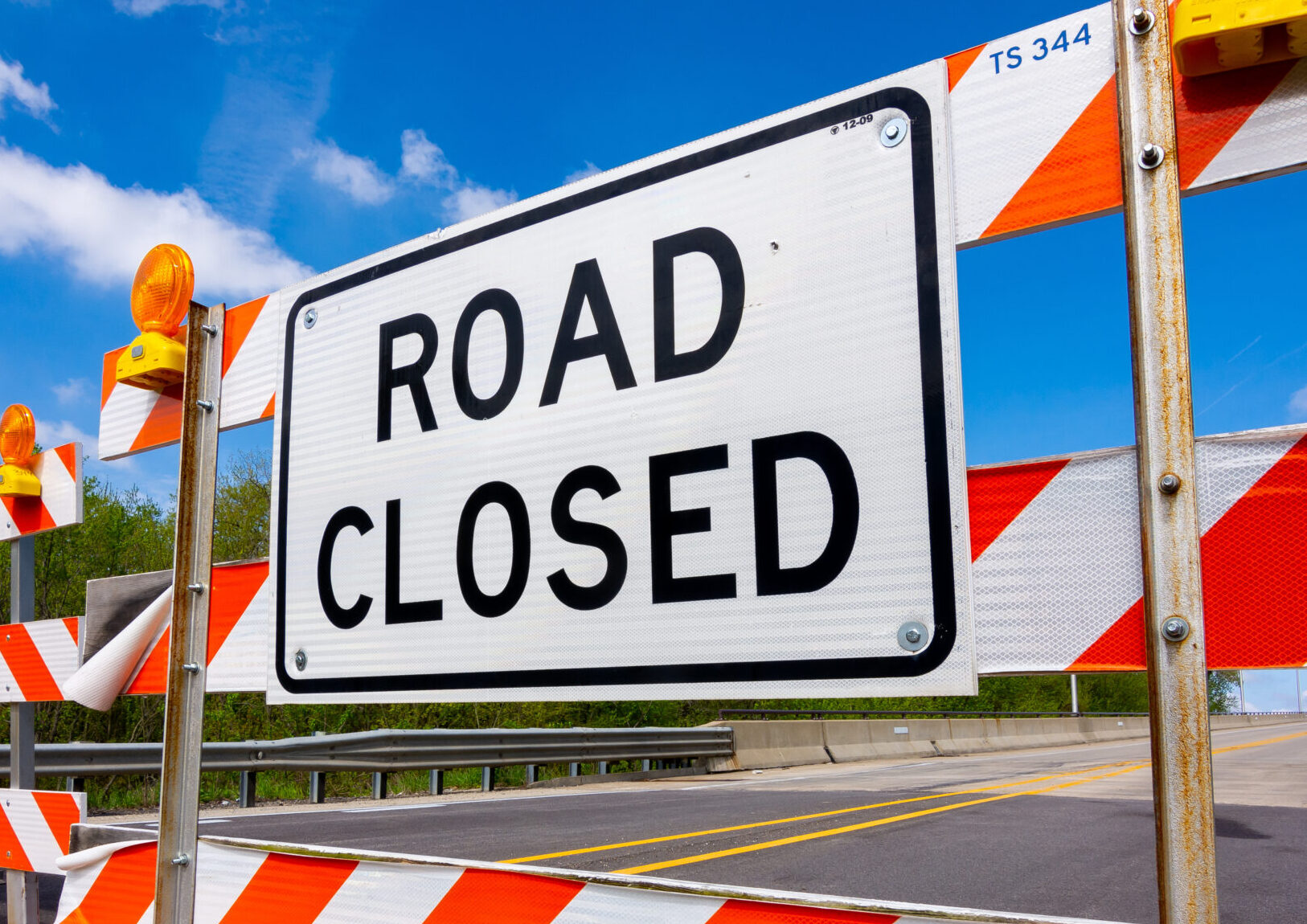 Eagle-Mountain-Road-Closed