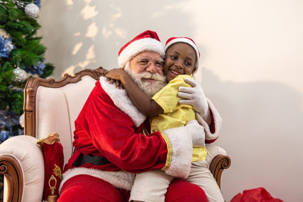 Santa-Claus-Boy-Hug