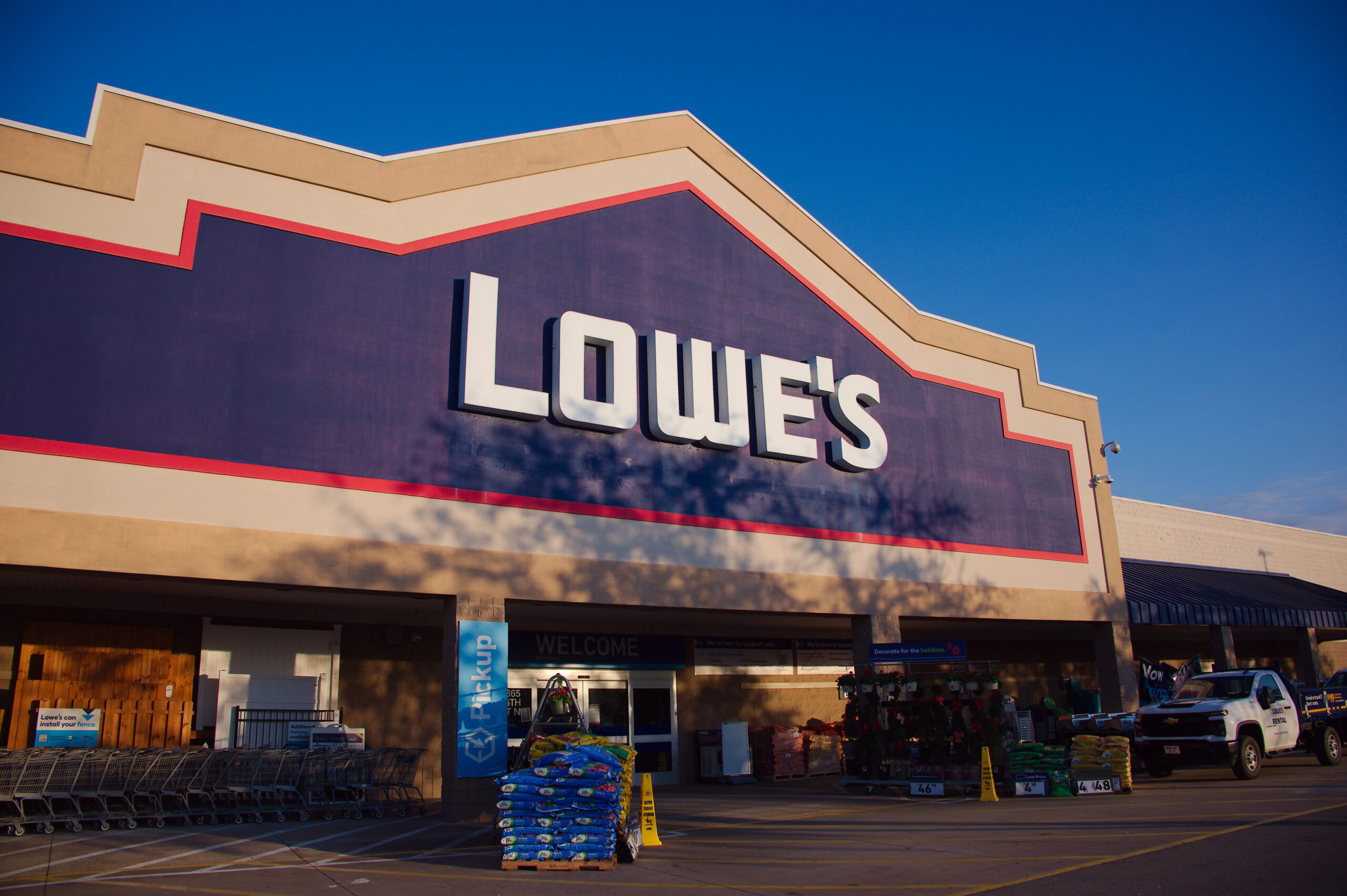 Lowe's-Home-Improvement-Store