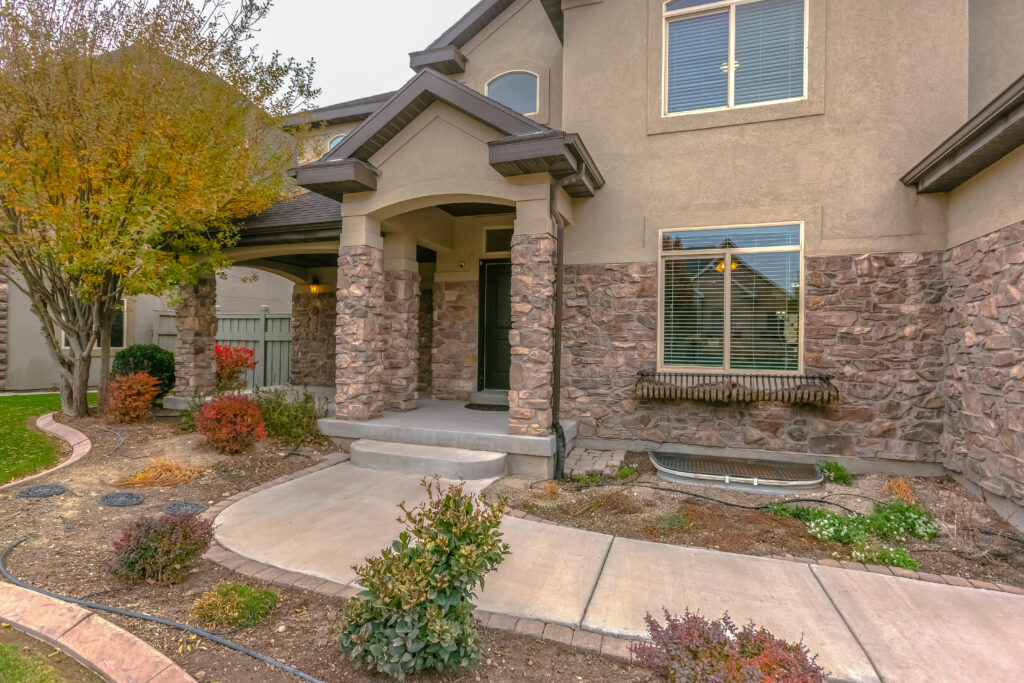 Eagle-Mountain-Utah-Home-Yard-Landscaping