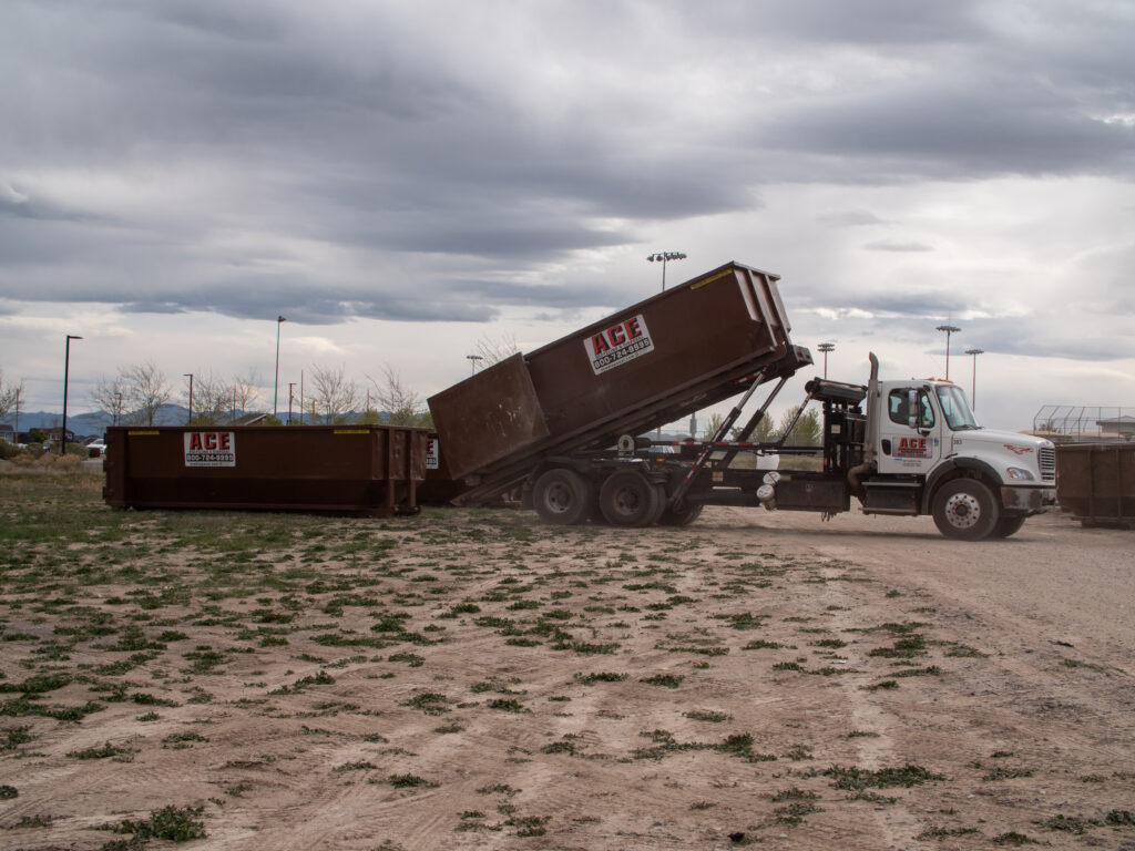 Eagle-Mountain-Spring-Dumpsters-Cleaning